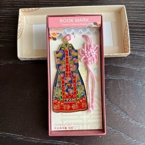 Korean Hanbok Cultural Royal Garment Bookmark; Metal with Gold Detailing